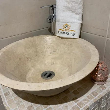 Bed & Breakfast Diane Luxury 3 Roubaix
